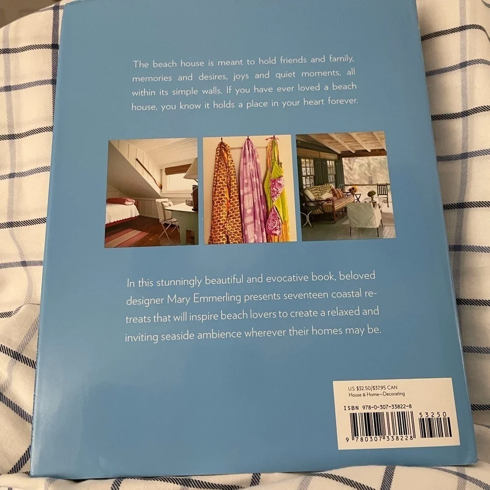 Book, mary emmerling’s beach cottages, Beautiful Photos and Poetic Text, 2004.